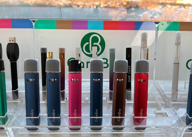 Vape hardware for CBD & HHC. Cartridges, 510 batteries, disposable pens