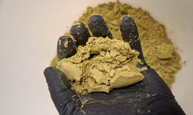 sour white cbg kief 1